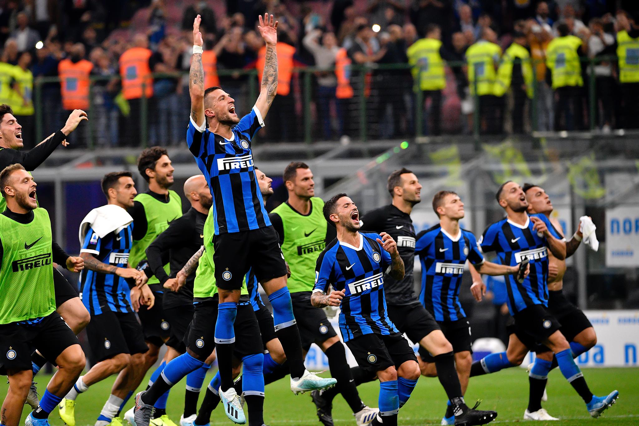 Jinnianhui-包含今晨达拉斯独行侠豪取连胜：NBA总决赛节点到来，引发热议，阵容厚度经受考验的词条