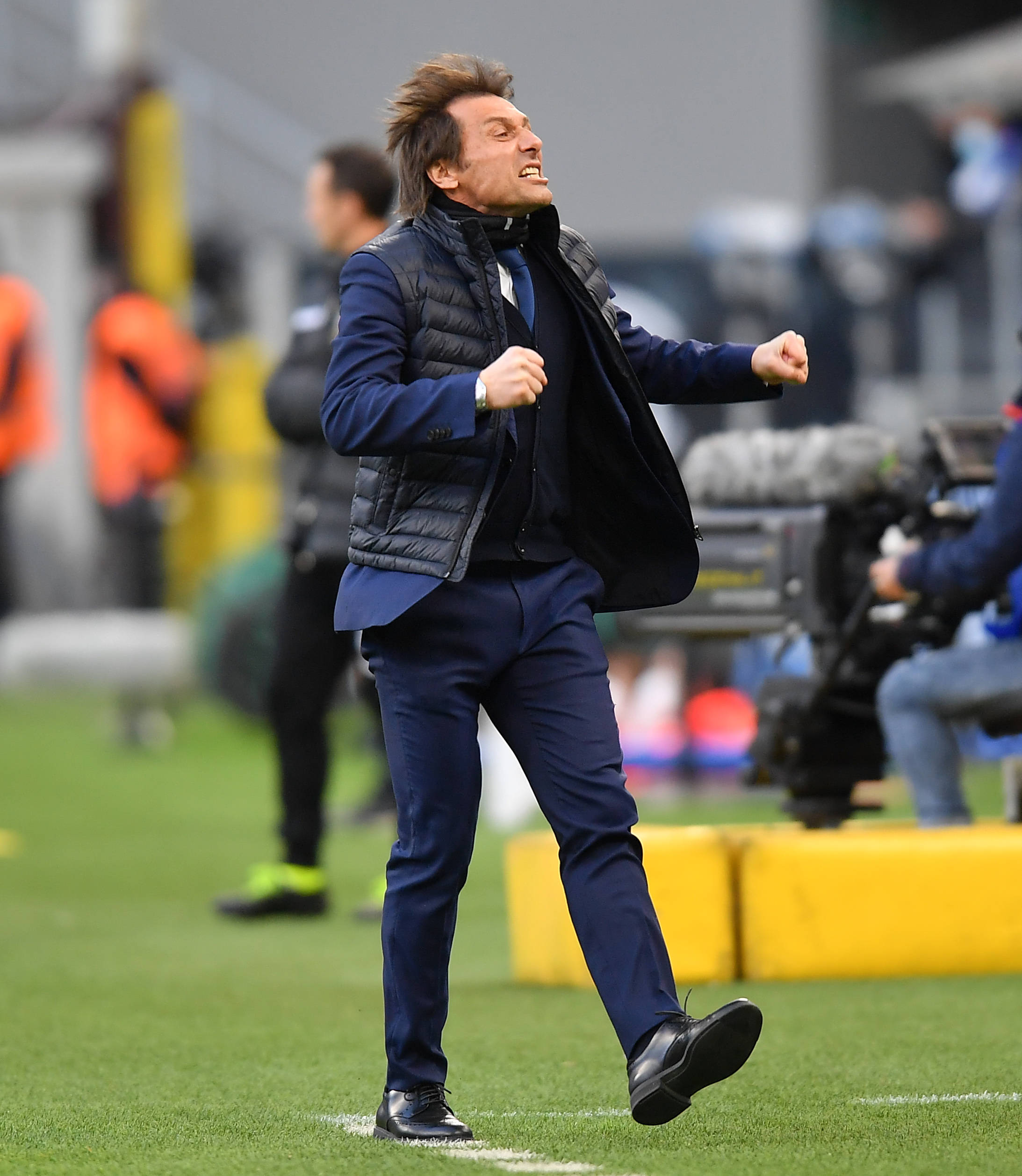 金年会体育- 萨克拉门托国王发布备战花絮，清晨再遭质疑，意甲任务艰巨，年轻球员得到机会